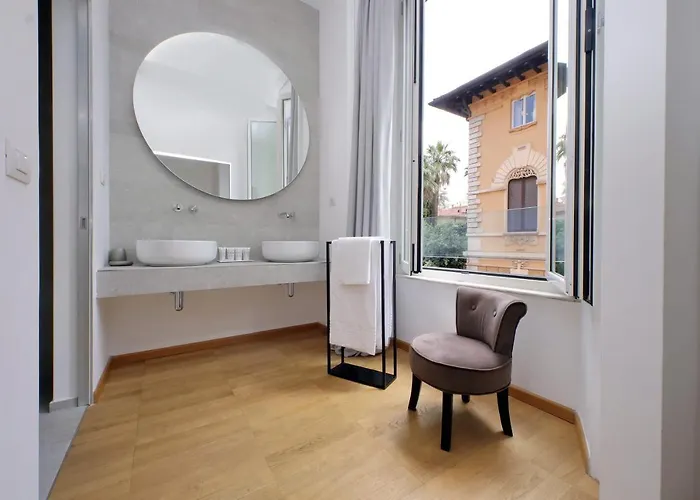 Youroom Abruzzi 4*